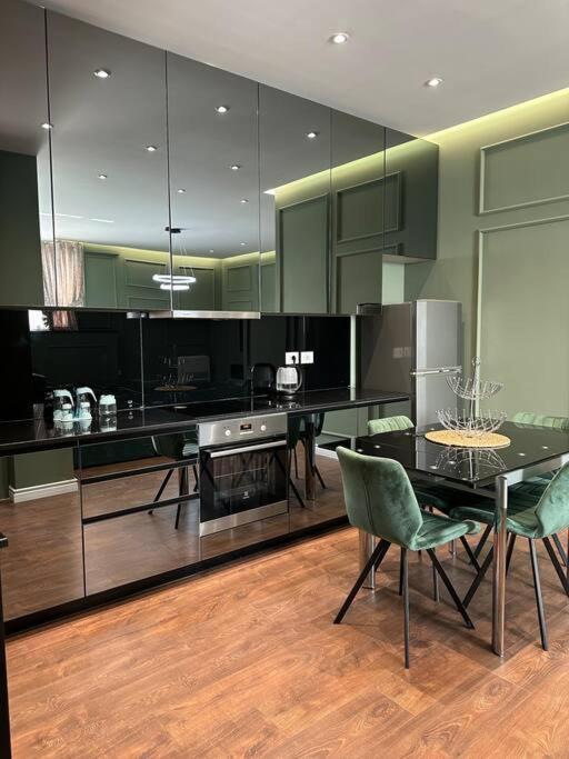 Green Apartment Tirana Esterno foto